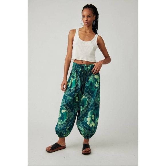 Free People Pants - Free People Teal and Green paisley print Wide Leg balloon Pants size small